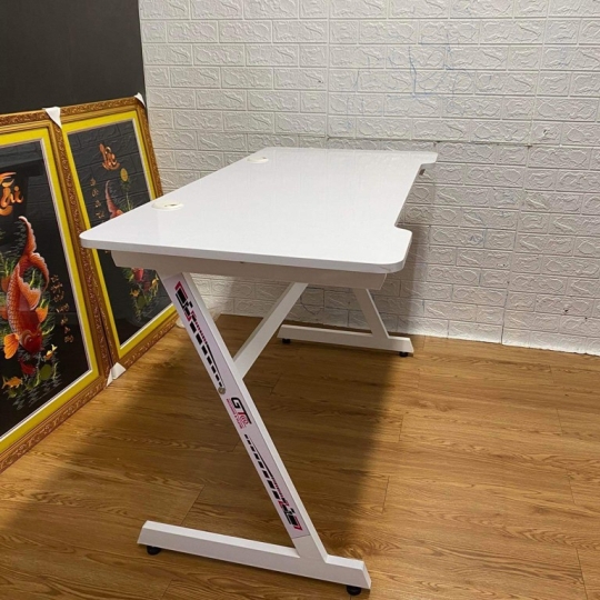 Bàn Chữ Z màu Trắng